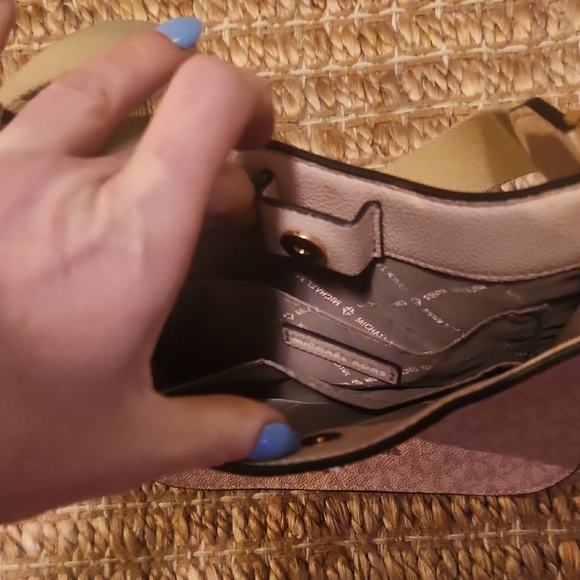 Michael Kors Tan Leather Crossbody Bag Minimalist Design - Picture 8 of 8